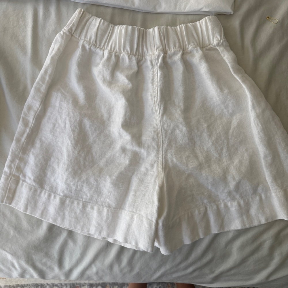 Elizabeth Suzann White Linen Florence Shorts